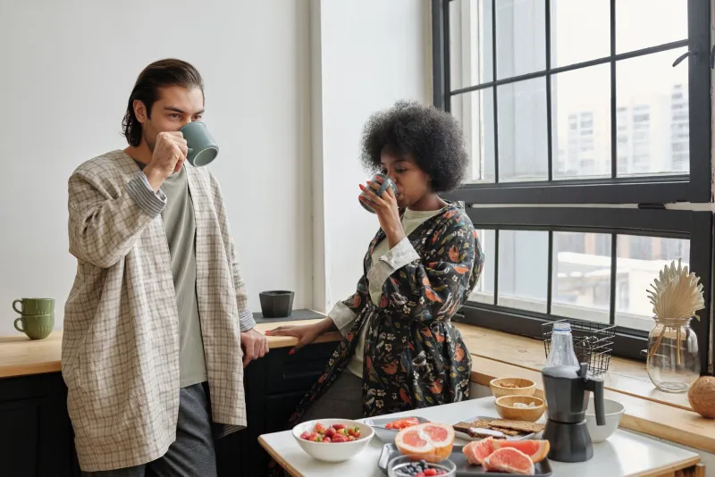 Coffee, Leftovers, and That Smell You Left Behind: Surviving the Shared Homestay Kitchen